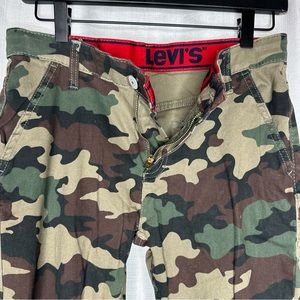 Boy Levi’s 502 CAMO size reg 16 straight leg pants